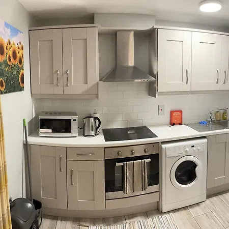 C L Os Ed Down Apartment *